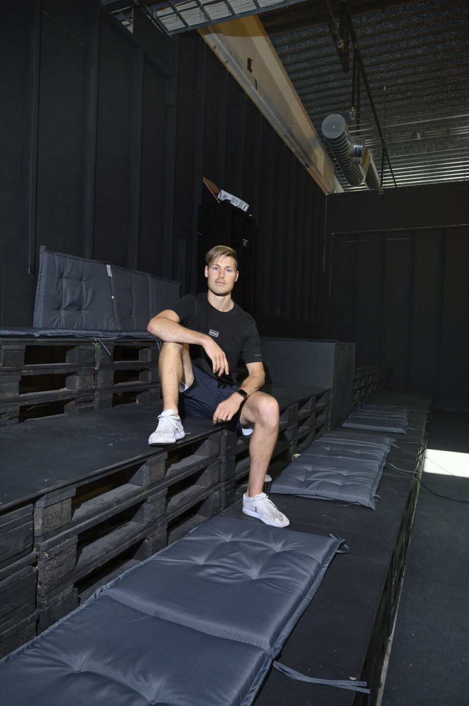 Tribuner og alt av inventar er bygget på egeninnsats og dugnad. Foto: Trond Joelson