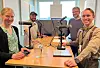 Forskningsleder Signe Riemer-Sørensen i Sintef Digital og dataanlytiker Aras Koplanto i Feiring sammen med programlederne Christian Aarhus og Sindre Sverdrup Strand i Byggeplassen-podkast om kunstig intelligens. Foto: Svanhild Blakstad