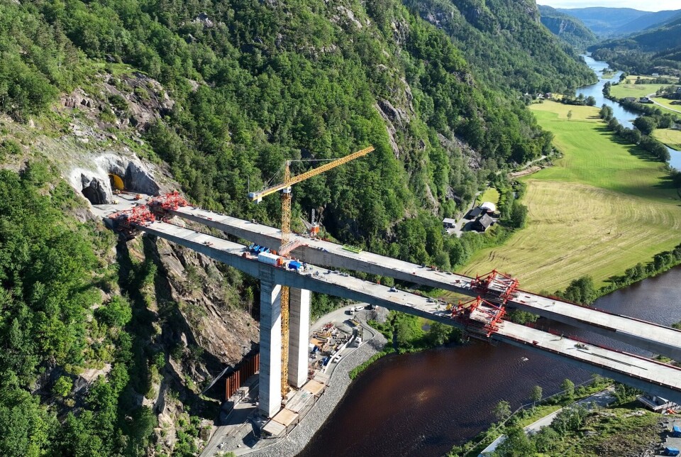 Mot samme mål: Arbeidsfellesskapets store gjennomføringskraft skyldes at begge har som mål å levere som avtalt. Her fra sammenkoblingen av Kvelland bru på E39 Lyngdal tidligere i år.