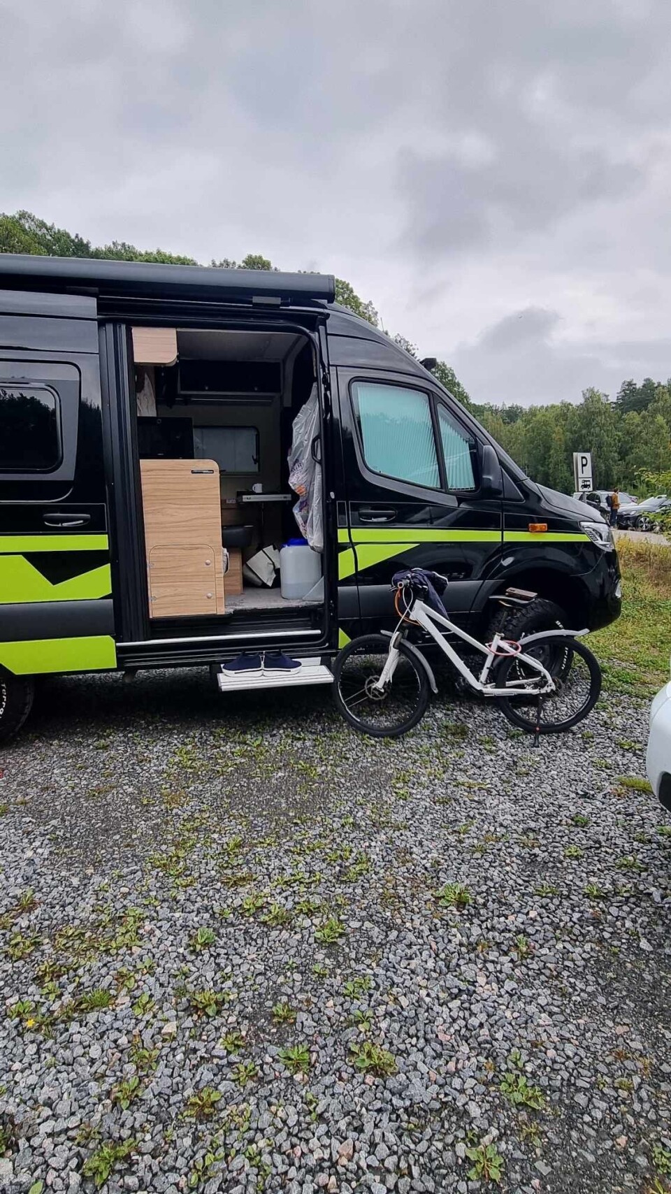 I bobilen har Julie Brodtkorb tilgang på det meste hun trenger til oppholdet i Arendal. Foto: privat