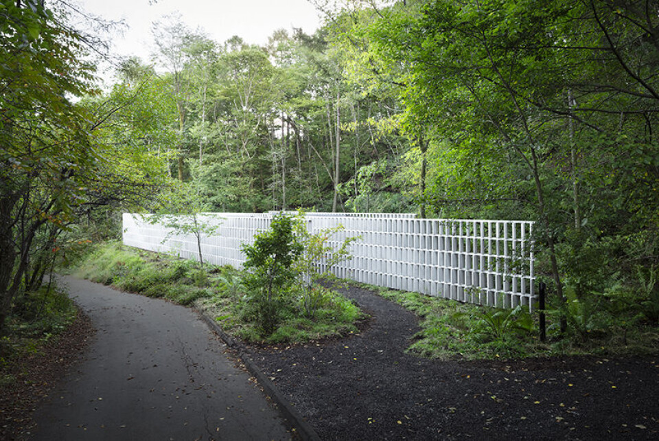 Innimellom trærne i Karuizawa i Japan har en designerbolig med karbonfangende betongvegger kommet opp. Foto: Nendo