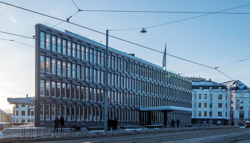 Skaara Spesialvinduer hadde underentreprisen for rehabilitering av dører, vinduer og innredning på Ambassaden i Oslo. Foto: Sindre Sverdrup Strand Ambassaden: Foto: Sindre Sverdrup Strand