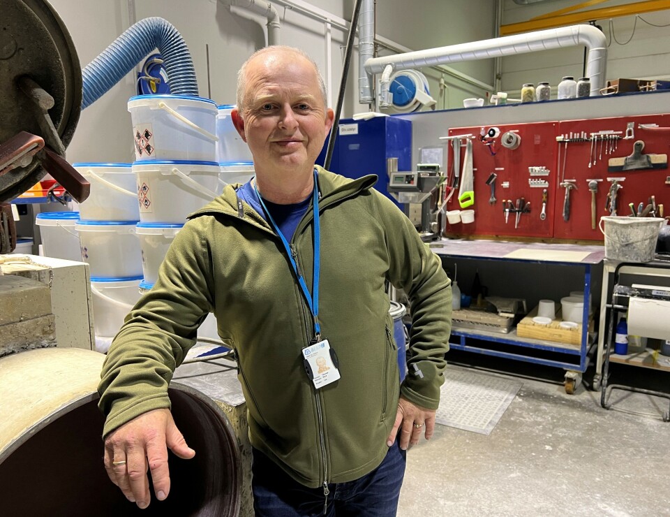 – Det er flere veier til å klare kravene, men vi mener vi har utviklet en ganske enkel og lett håndterbar løsning på en problemstilling alle betongprodusenter må forholde seg til om et drøyt år, sier Thomas Beck, FoU-sjef betongindustri i Mapei.