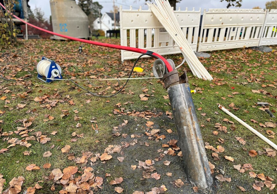 Onsdag var en entreprenør i gang med målearbeider på Risløkka for VAV-prosjektet Ny vannforsyning Oslo. Foto: Frode Aga