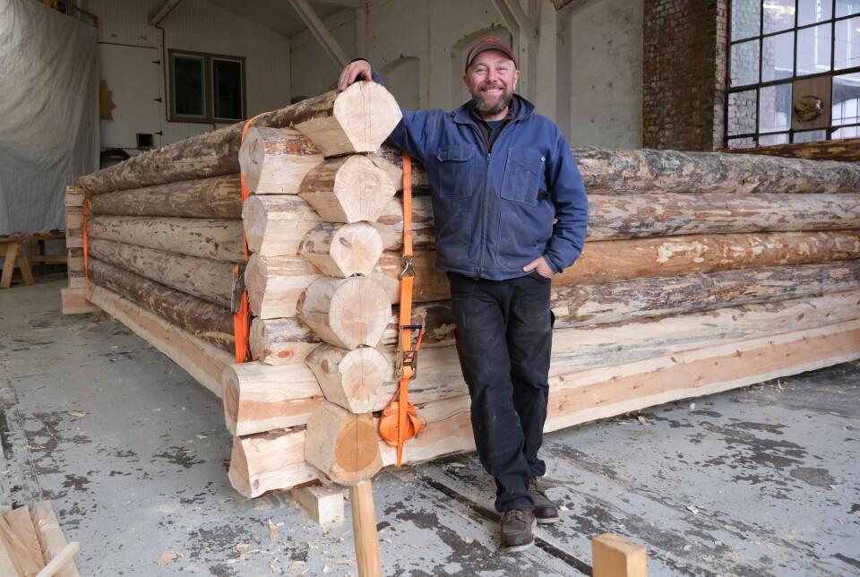Daglig leder Glenn Terje Løken i Løken Bygg jobber med bygningsvern og tradisjonshåndverk.