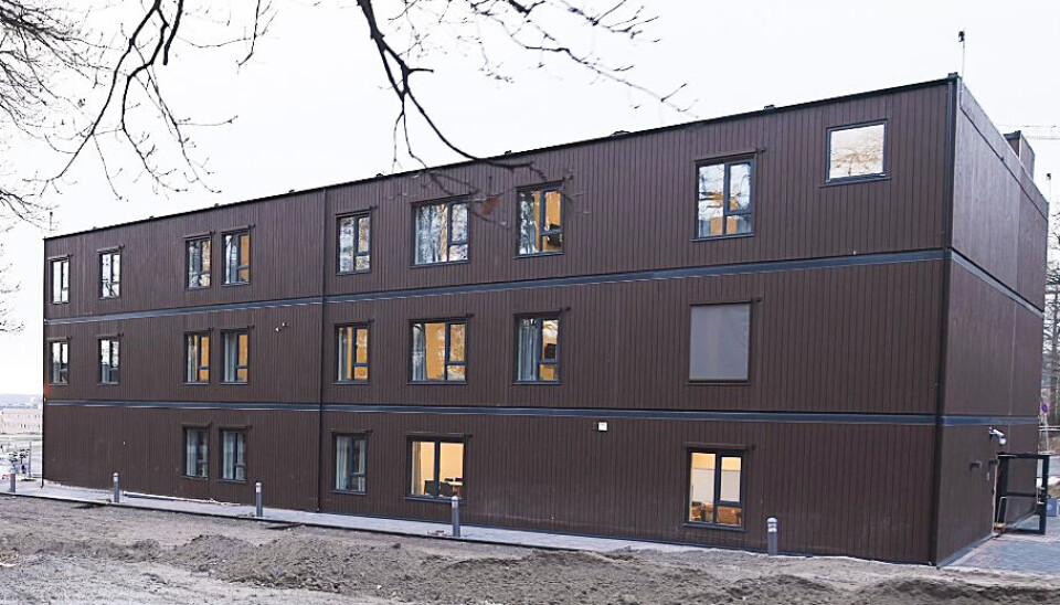 Bygget er satt sammen av 57 moduler som gir 70 sengeplasser fordelt på 38 rom. Foto: Bård Gudim Bygget er satt sammen av 57 moduler som gir 70 sengeplasser fordelt på 38 rom. Foto: Bård Gudim