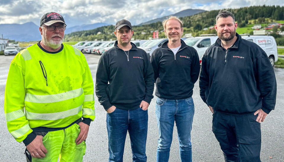 Driftsleder Ben Ruben Kristiansen (f.v.), daglig leder André Følsvik, daglig leder Finn G. Litsheim og salgssjef Kristoffer Eliassen. Foto: SAFE24 Driftsleder Ben Ruben Kristiansen (f.v.), daglig leder André Følsvik, daglig leder Finn G. Litsheim og salgssjef Kristoffer Eliassen. Foto: SAFE24