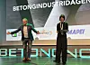 Nestleder i styret i Betong Norge, Arnt Ove Amdal og konferansier Maria Nakken ønsker velkommen til Betongindustridagene 2025.