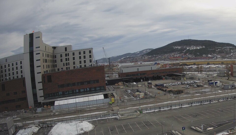 På tomta der Drammen sykehus bygges, skulle Vedal Entreprenør opprinnelig ha hatt oppdrag i et nytt bydelsprosjekt. Foto: Byggekamera.no/Vestre Viken HF
