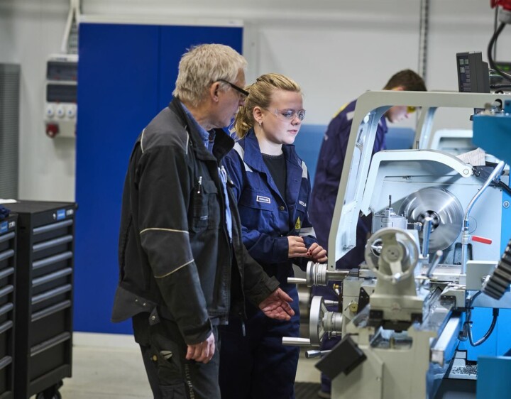 I Vestland er yrkesfagene mer populære enn noen gang, mens flertallet av søkerne i Akershus velger studiespesialisering.