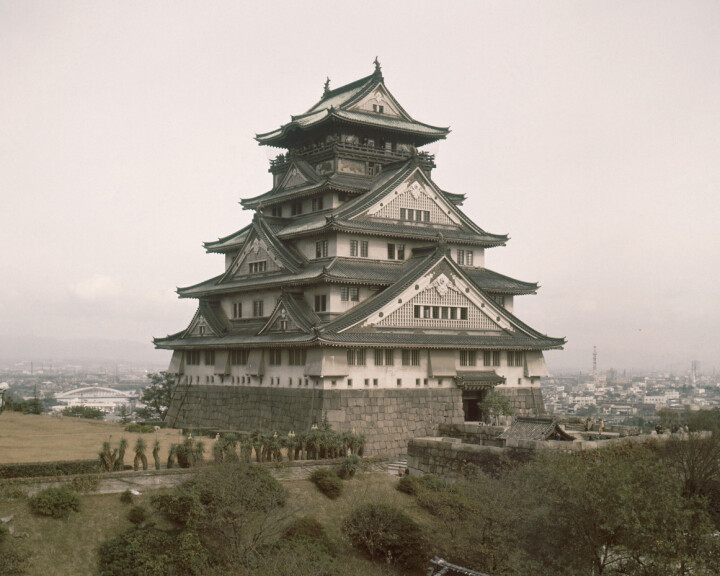 Slottet i Osaka ble bygget i 1582, og har siden den gang blitt gjenoppbygget flere ganger etter brann og lynnedslag. Kongō Gumi, med sin ekspertise innen tradisjonelt japansk håndverk, skal ha utført mye arbeid her opp gjennom årene. Arkivfoto: AP Photo