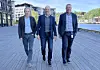 Konsernsjef Eirik Gjelsvik i Backe (f.v.), konsernsjef Odd-Erik Bunde i BundeGruppen og administrerende direktør i Backe Entreprenør Asle Randen.