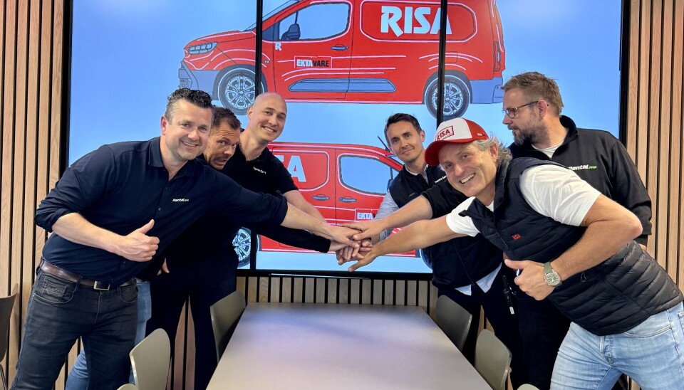 Fra venstre: Kjetil Friestad, daglig leder Rental.one, Joakim Reime, avdelingsleder internproduksjon Risa , Jan Terje Meland ,salgskonsulent nybil, privat og næring hos Toyota sørvest.
Roald Salte, salgssjef Bryne hos Toyota sørvest, Kenneth Folkvord, innkjøpssjef Rental.one og Bjørn Risa, daglig leder Risa.