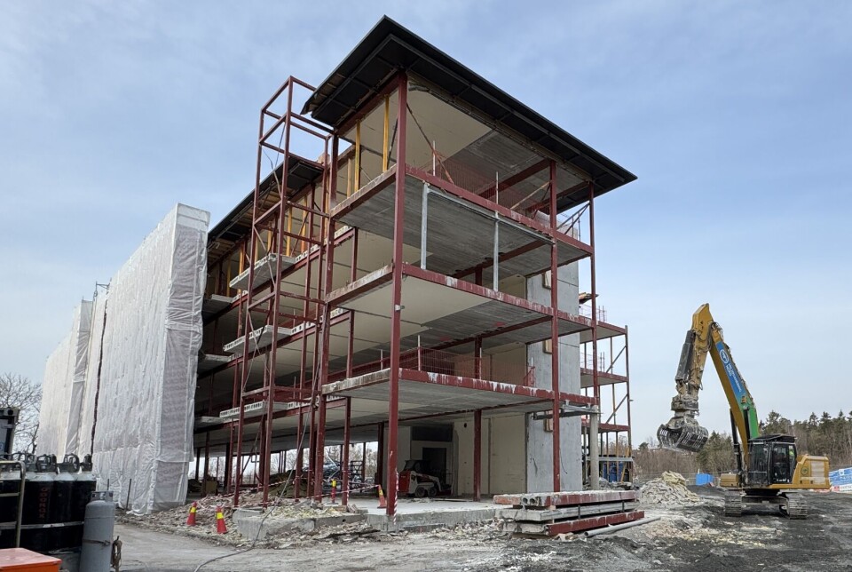 For Miljøsanering Nord ble demontering av hulldekker en nøkkel til klimavennlig riving av Sykehotellet på Rikshospitalet. Foto: Miljøsanering Nord