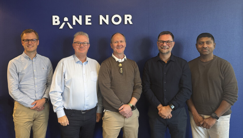 Fra venstre: oppdragsleder Marius Ertshus Mathisen i COWI, prosjektdirektør i Bane Nor Utbygging Sør-Vest, Hans Egil Larsen, prosjektdirektør Andreas Ovedal i COWI, prosjektsjef Torbjørn Søderholm og prosjektleder Srishankar Subramaniam, begge fra Bane Nor Utbygging Sør-Vest.