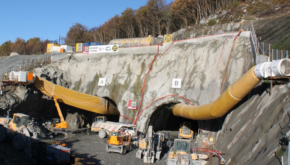 I sluttoppgjørtvisten mellom Statens vegvesen og Marti IAV etter byggingen av den ene halvdelen av Ryfylketunnelen, utgjorde plunder og heft hoveddelen av et krav på 250 millioner kroner. Marti IAV fikk imidlertid null uttelling i rettssystemet.