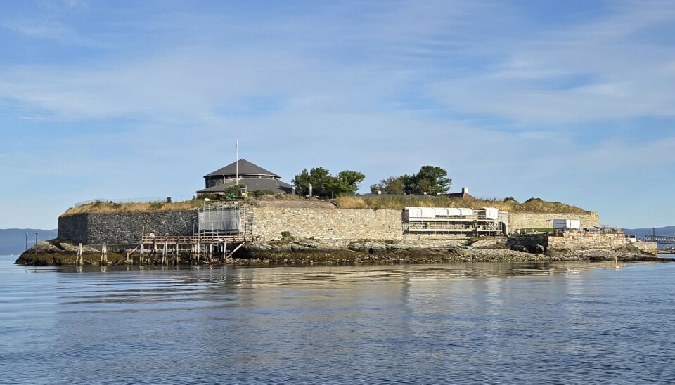 Munkholmen i Trondheimsfjorden har fungert som både rettersted, kloster, festning, fengsel og forsvarsanlegg. Foto: Statsbygg