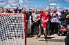 Stjernen-spiller Andreas Heier fyrte av gårde pucken i mål da byggestarten for Arena Fredrikstad ble markert. Foto: Fredrikstad kommune