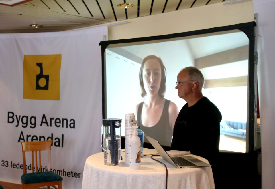 Energi- og miljørådgiver Una Halvorsen i Asplan Viak i samtale med Sverre Tiltnes i Construction City på Wasteless-seminaret på Bygg Arena Arendal. Energi- og miljørådgiver Una Halvorsen i Asplan Viak i samtale med Sverre Tiltnes i Construction City på Wasteless-seminaret på Bygg Arena Arendal.