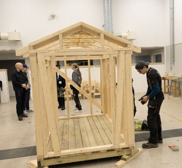 Etter to år på yrkesfag har elevene mulighetene til enten å gå ut i lære eller å ta VG3 påbygg og få generell studiekompetanse. Bildet er fra Vestby videregående skole og ble tatt i forbindelse med besøksdag i 2024.