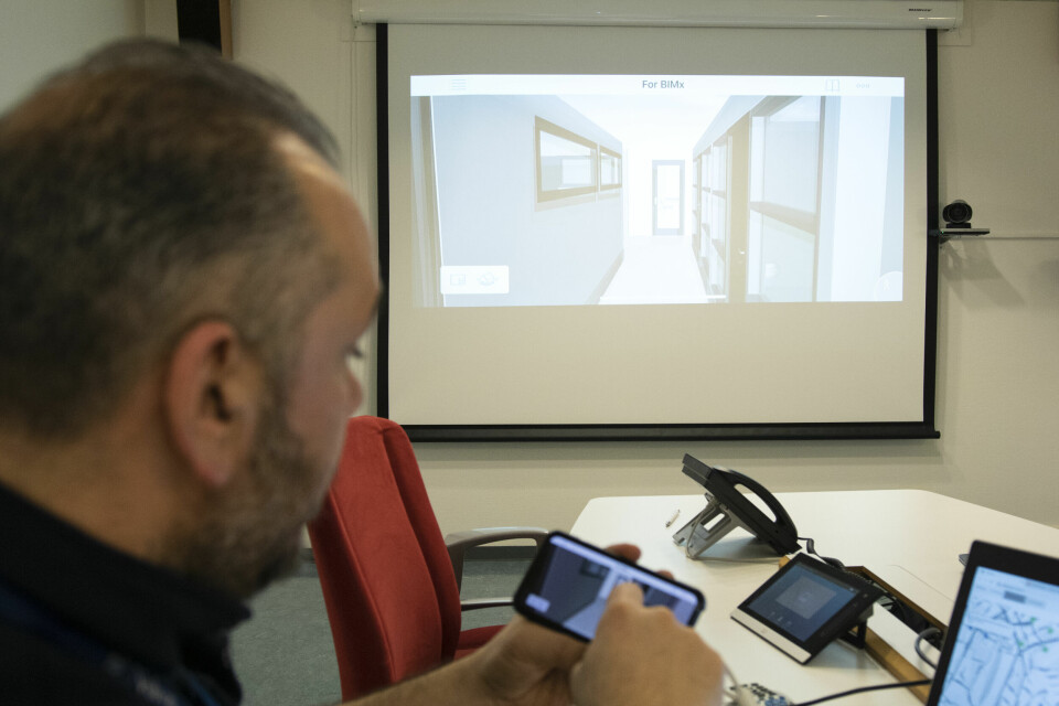 Mario Rinaldi demonstrerer BIMx og viser hvordan den interaktive 3D modellen gir tilgang til data og gjør det mulig å sette seg inn i komplekse problemstillinger fra mobilen. Klikk for større versjon