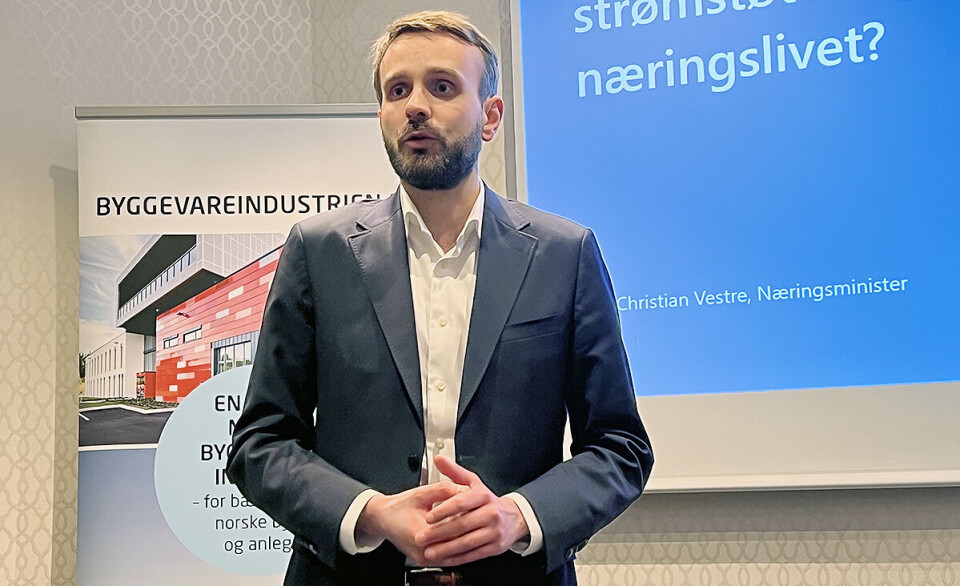 Næringsminister Jan Christian Vestre sier at ordningene de har lansert ikke er perfekte og at han vil lytte til innspillene fra bransjen. Næringsminister Jan Christian Vestre sier at ordningene de har lansert ikke er perfekte og at han vil lytte til innspillene fra bransjen.