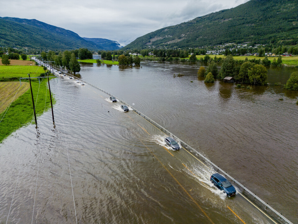 Riksvei 7 gjennom Nesbyen under ekstremværet Hans i august. Riksvei 7 gjennom Nesbyen under ekstremværet Hans i august. Foto: Stian Lysberg Solum / NTB