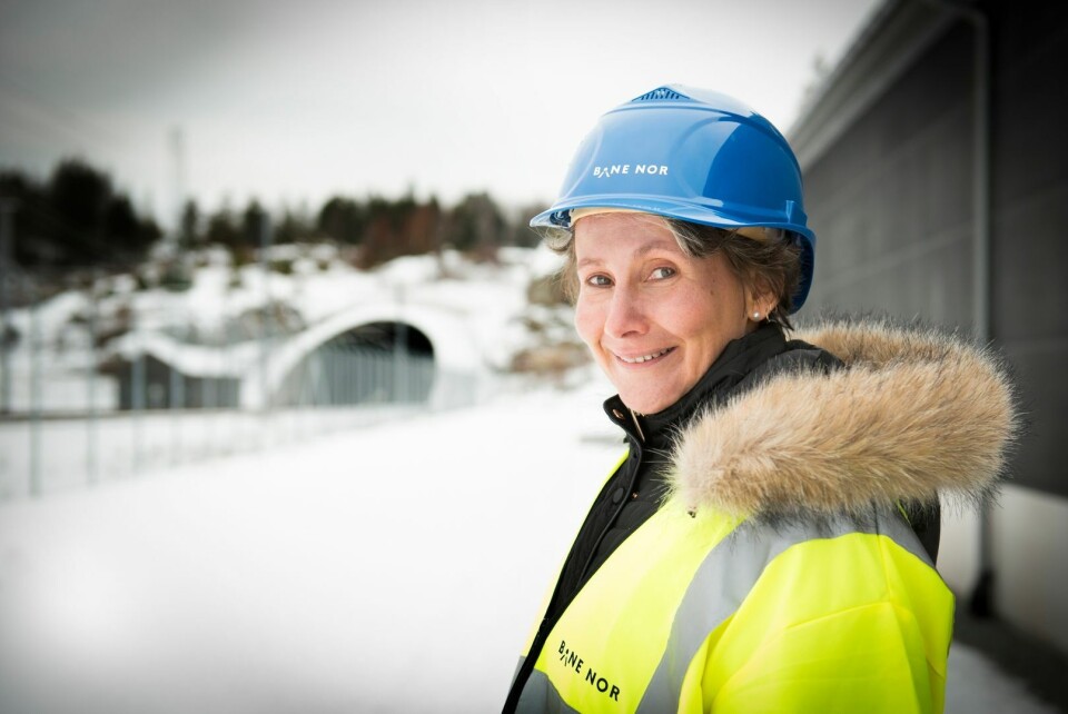 – Vi verdsetter selvsagt også breddekompetanse, i tillegg til at erfaring eller interesse for ledelse kan bli lagt vekt på – her vil de rekrutterte bli godt rustet gjennom vårt eget lederutviklingsprogram, sier banedirektør Vibeke Aarnes. – Vi verdsetter selvsagt også breddekompetanse, i tillegg til at erfaring eller interesse for ledelse kan bli lagt vekt på – her vil de rekrutterte bli godt rustet gjennom vårt eget lederutviklingsprogram, sier banedirektør Vibeke Aarnes. Foto: Anne Mette Storvik, Bane NOR