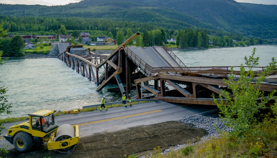 Trebrua over Gudbrandsdalslågen kollapset 15. august 2022. Arkivfoto: Stian Lysberg Solum / NTB