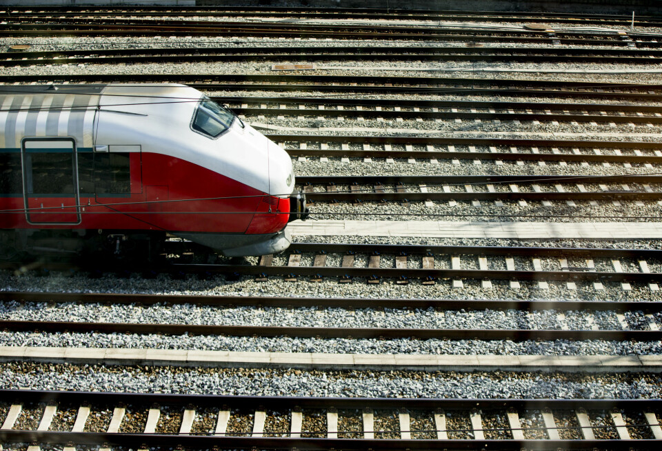 Drammenbanen åpnet etter flere timer lang togstans