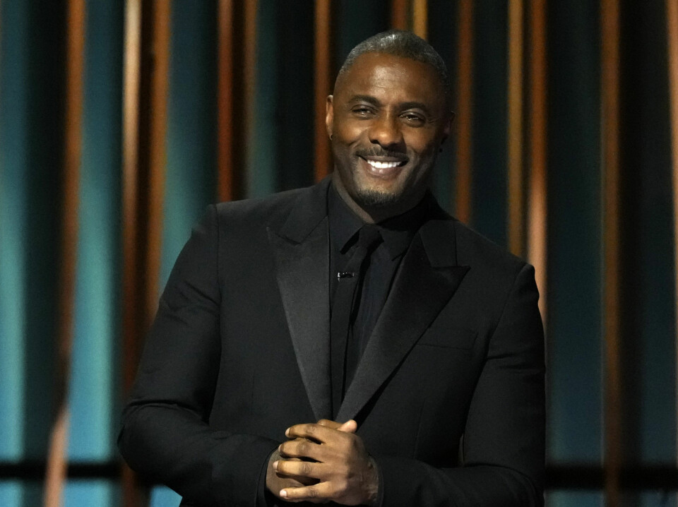 Idris Elba vil utvikle en ny, bærekraftig by på en øy i Sierra Leone. Idris Elba vil utvikle en ny, bærekraftig by på en øy i Sierra Leone. Foto: AP Photo/Chris Pizzello