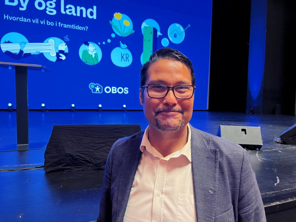 OBOS-sjef Daniel Kjørberg Siraj vil bygge en busstunnel fra Gjersrud-Stensrud til Rosenholm togstasjon. Under OBOS sin boligkonferanse i Operaen i Oslo var planene viet god plass. OBOS-sjef Daniel Kjørberg Siraj vil bygge en busstunnel fra Gjersrud-Stensrud til Rosenholm togstasjon. Under OBOS sin boligkonferanse i Operaen i Oslo var planene viet god plass.