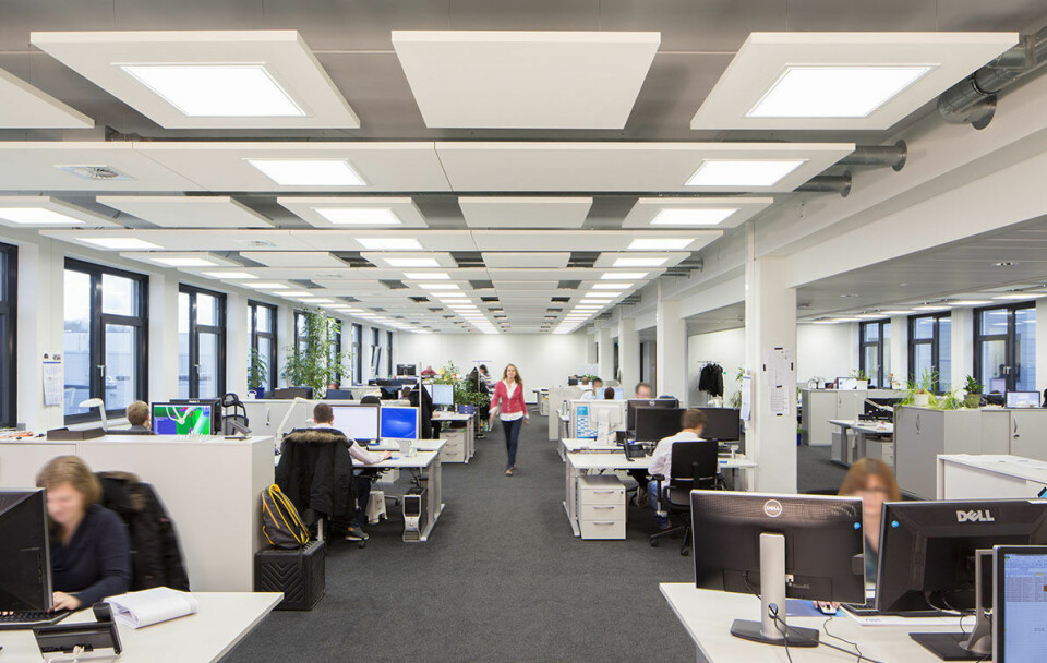 Himlinger absorberer lyder som reflekteres i rommet, og sikrer gode lydforhold.