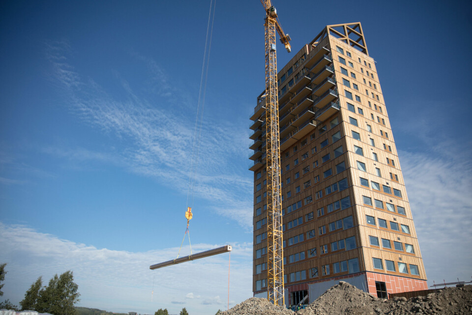 Mjøstårnet utfordrer tradisjonelle betongkonstruksjoner med innovativ bruk av tre i høyden.