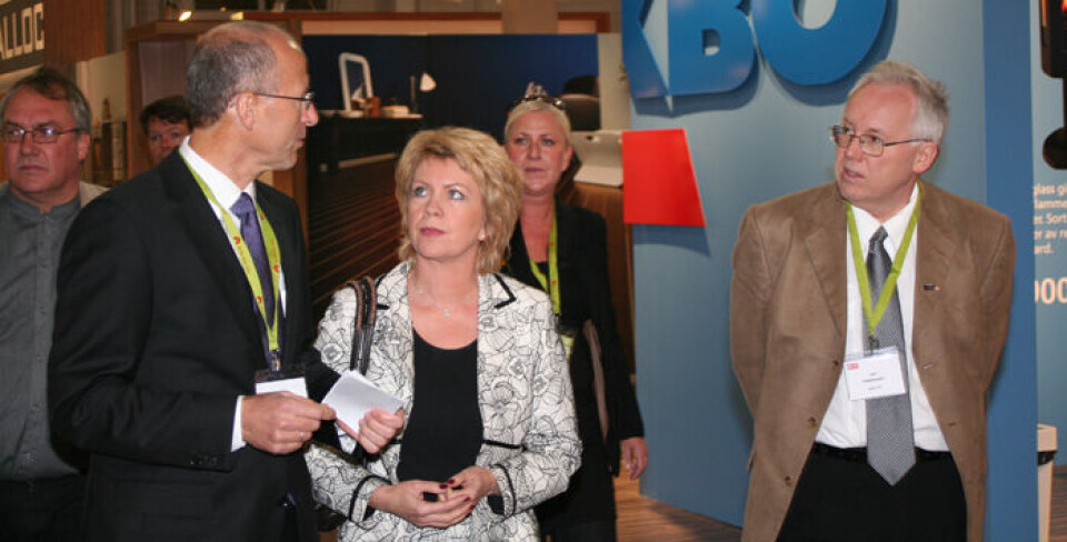 Tyvtittet på messen
