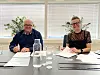 Steinar Myhre, konserndirektør anlegg i Skanska, og Anna Maria Aursund, direktør for Vann- og avløpsetaten i Oslo kommune, signerte kontrakten for bygging av tunnelen. Foto: Skanska