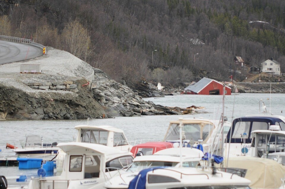 Et jordras gjorde skade på blant annet en molo og en brygge i Sørkjosen i Nordreisa i Troms i mai i fjor.